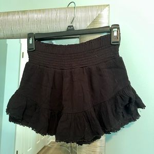 Black skort